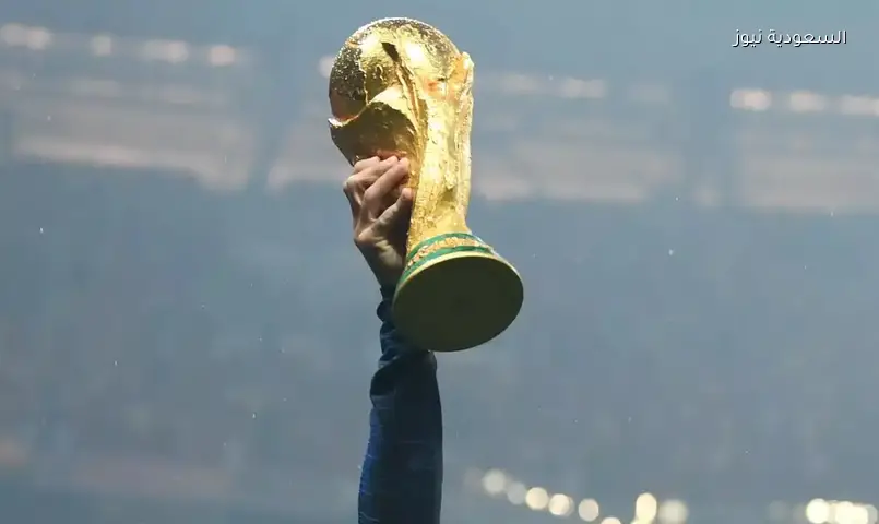 حكم صومالي يصل بلاده بطلاً شعبياً بعد استبعاده من كأس العالم