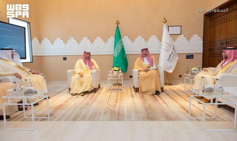 أكثر من 50 ألف وثيقة تاريخية: دارة الملك عبدالعزيز تتسلم أرشيف معهد الإدارة العامة