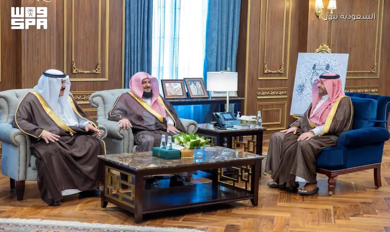 أمير الحدود الشمالية يدشن ملتقى ‘جسور التواصل’ لتعزيز الانتماء الوطني