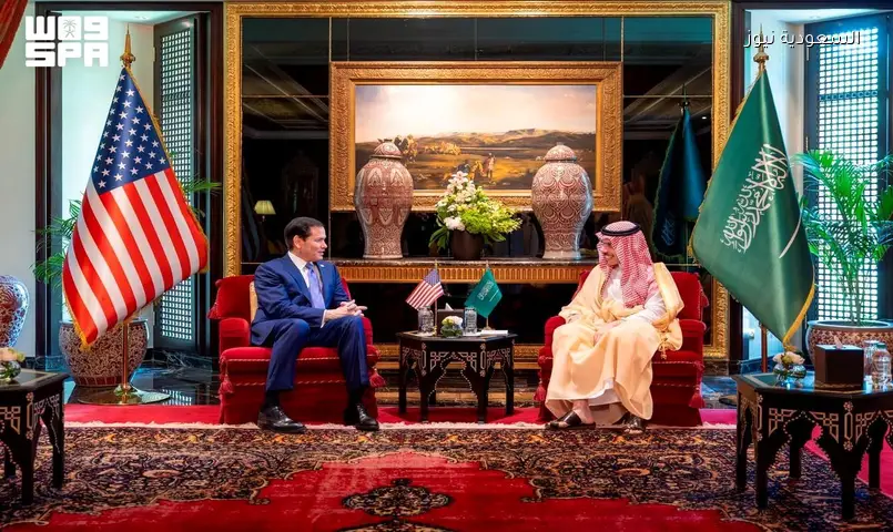 وزير الخارجية السعودي ونظيره الأمريكي يبحثان ملفات إيران وغزة