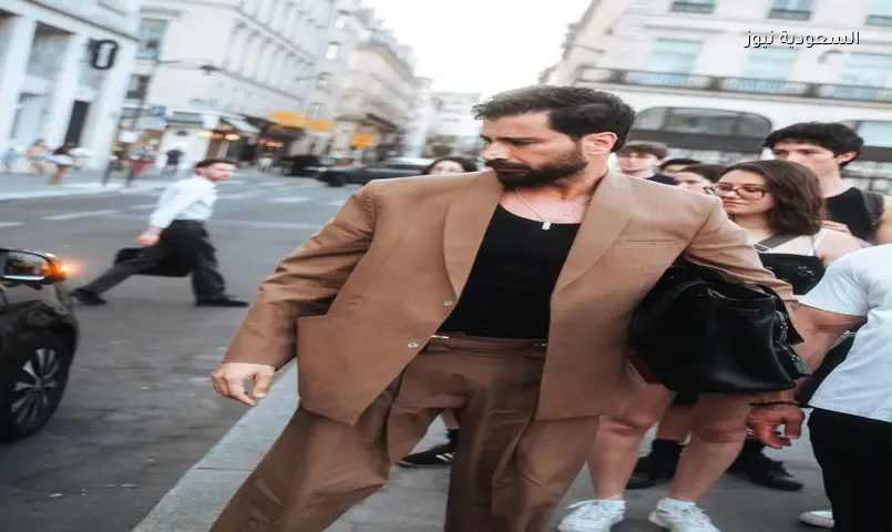 معتصم النهار يتألق بأسلوب “Old Money” في أسبوع الموضة بباريس