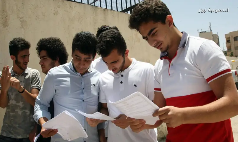 طلاب التوجيهي: امتحان رياضيات الأعمال سهل.. والأساتذة يؤكدون أنه ليس صعباً