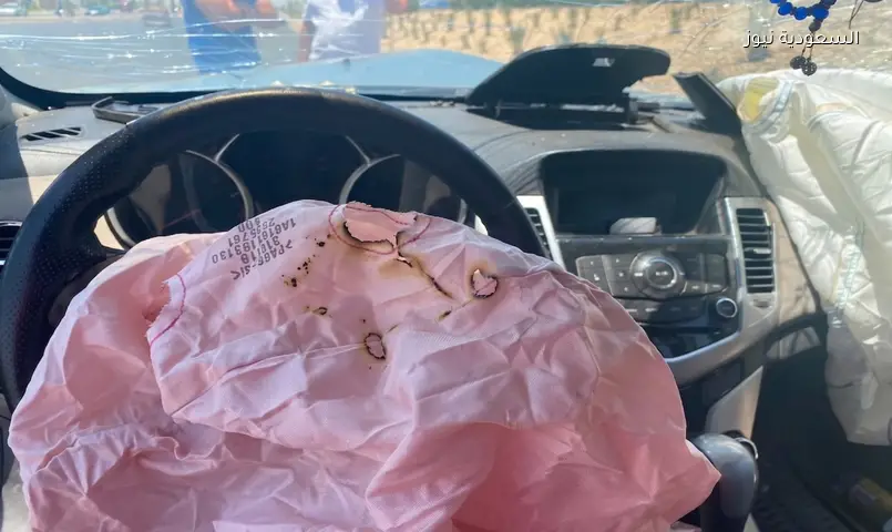 يسر فاروق فلوكس تطمئن جمهورها بعد حادث سيارة عنيف: ‘الوسائد الهوائية فتحت والزجاج تحطم’