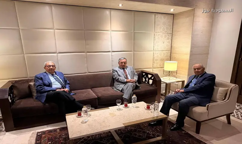 لقاء خاص يجمع عمرو موسى وأبو الغيط ونبيل فهمي بالجامعة العربية