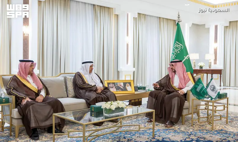 أمير الجوف يكرّم 8 طلاب وطالبات بجائزة المواطنة المسؤولة