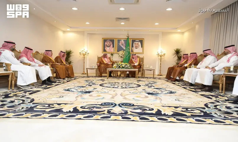 أمير نجران يبحث تطوير الخدمات الصحية ومشاريعها بالمنطقة