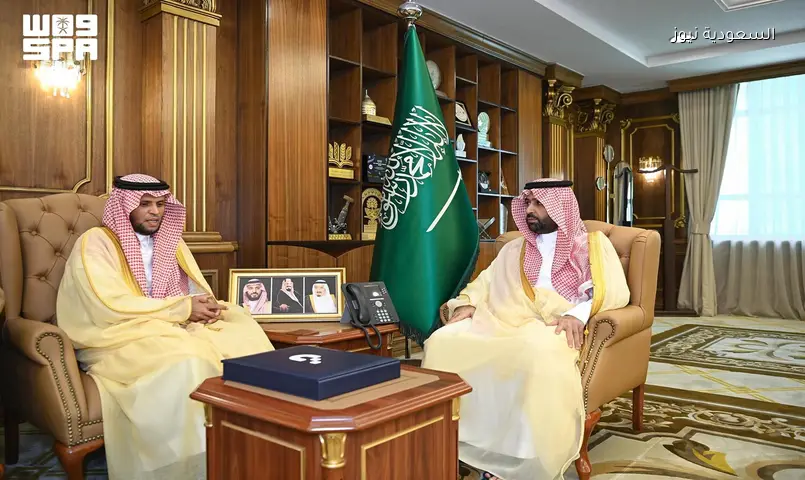أمير جازان يستقبل مدير بنك التنمية ويطلع على تقرير 2025