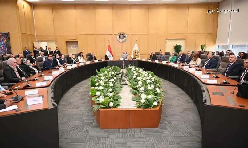وزير الصناعة يكشف خطة 2030: رقابة مشددة ودعم الصادرات