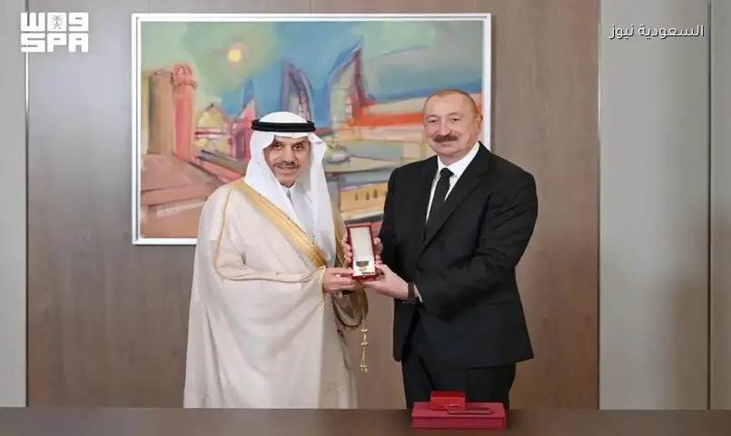 رئيس أذربيجان يقلّد رئيس البنك الإسلامي للتنمية وسام “الصداقة”