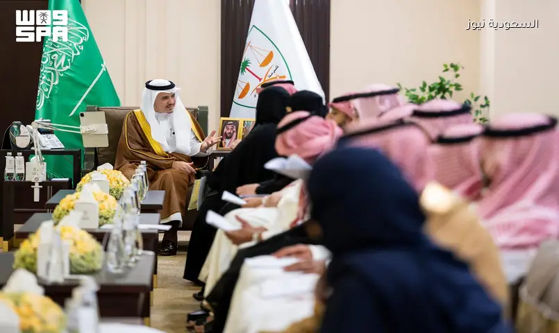 الأحيدب يستقبل مستفيدين ويوجّه بسرعة استيفاء الطلبات في ديوان المظالم