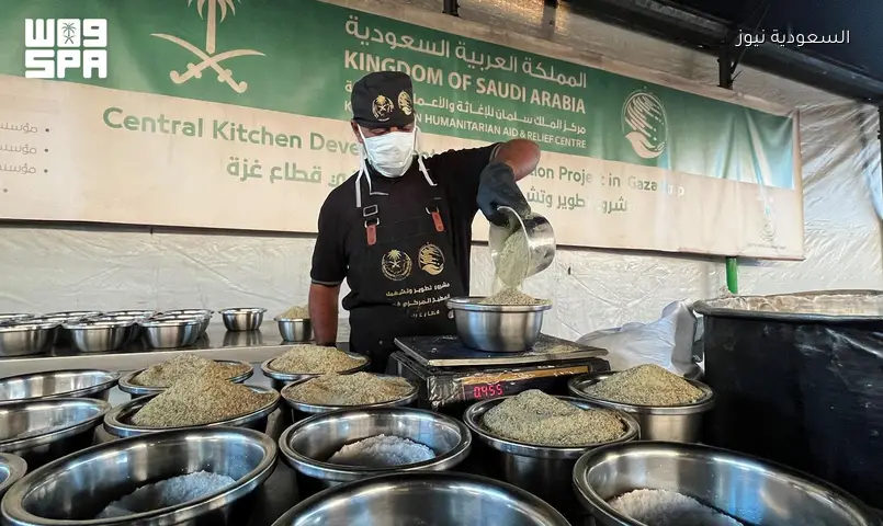 25 ألف وجبة ساخنة للمحتاجين في غزة بجهود مركز الملك سلمان للإغاثة