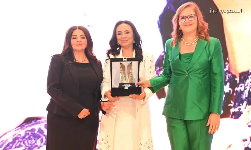 مايا مرسي تتسلم جائزة الإنجاز مدى الحياة وتدعو لتعزيز شراكة القطاع الخاص في التنمية