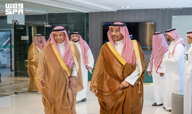 وزير الصناعة يزور مركز الإنذار المبكر للأمن الغذائي ويشيد بدوره