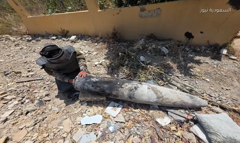 غارة إسرائيلية على المنصوري.. والجيش اللبناني يفكك 4 قنابل جنوبية خطيرة