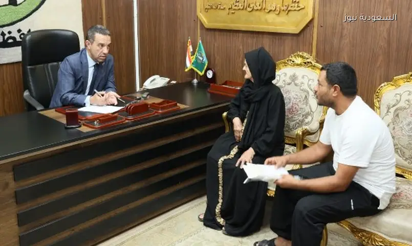 محافظ المنوفية يصرف مساعدات مالية عاجلة ويوجه بحل مشكلات المواطنين