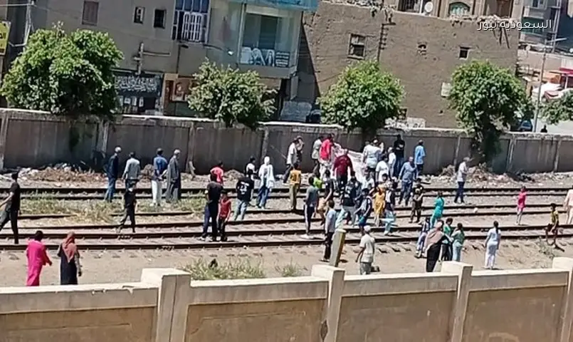 مأساة المنوفية: قطار يدهس سيدة مجهولة خلال عبور عشوائي