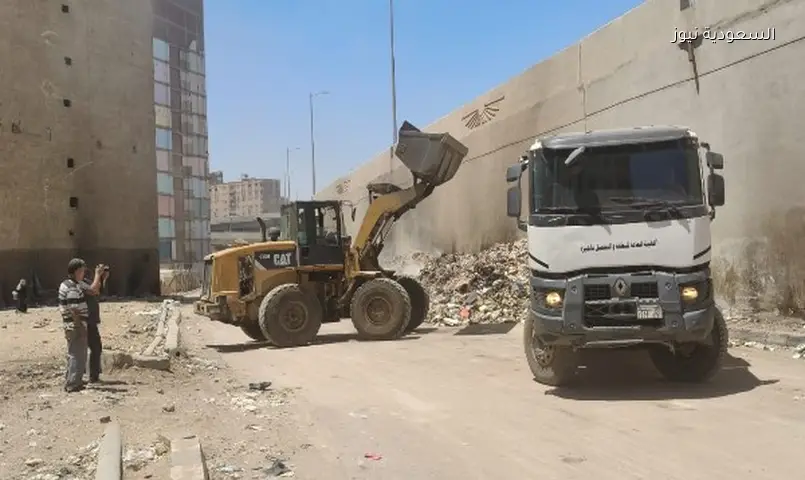 الجيزة: حملة مكبرة ترفع أطنان مخلفات البناء من سلم دائري الهرم