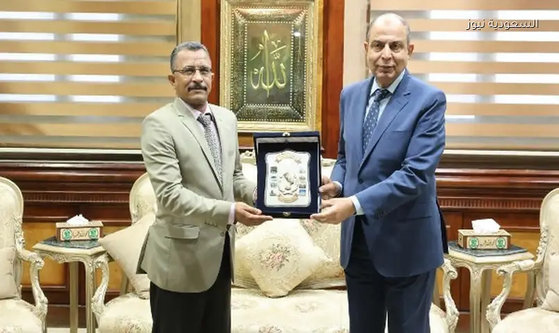 محافظ المنيا يكرم وكيل التموين لجهوده في ضبط الأسواق وتأمين السلع