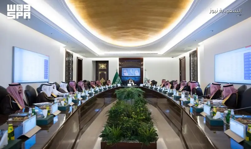 نائب أمير مكة يرأس اجتماعاً حاسماً للتحضير لحج 1448هـ