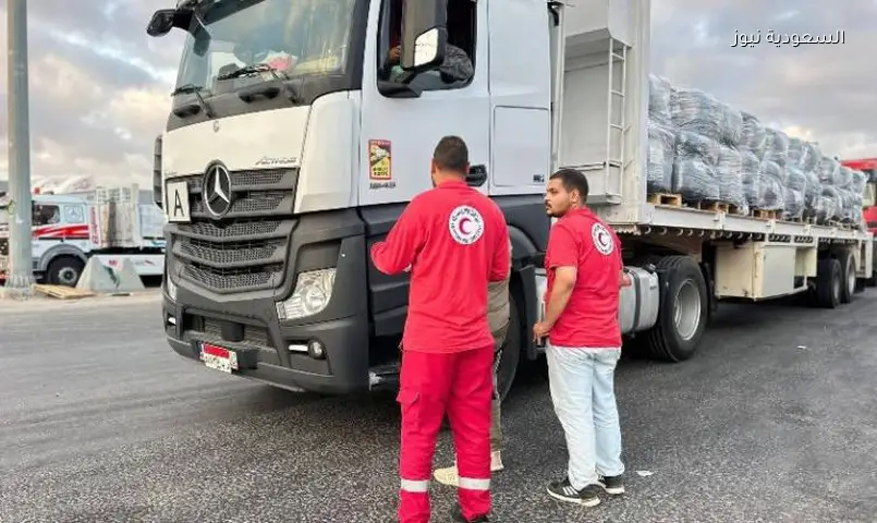 عودة شاحنات المساعدات والوقود إلى غزة عبر كرم أبو سالم
