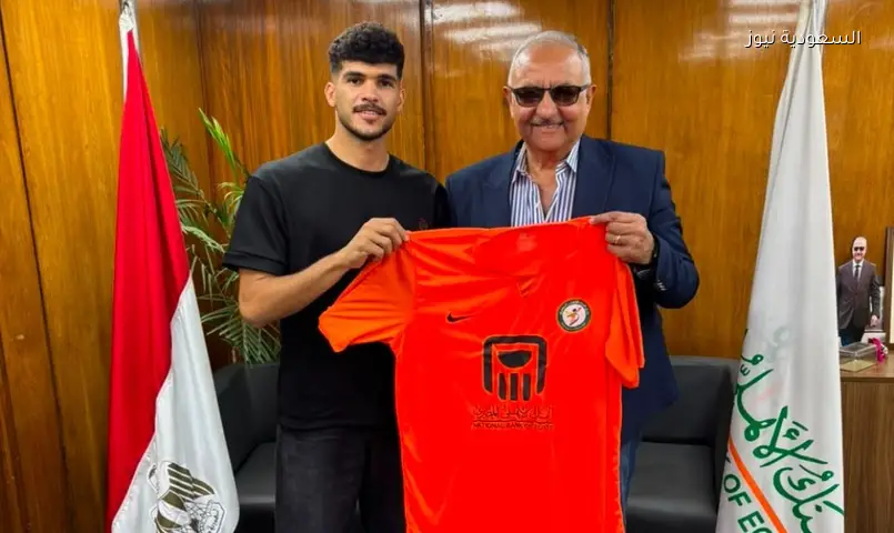 البنك الأهلي يضم محمد نصر مدافع الإسماعيلي لثلاثة مواسم