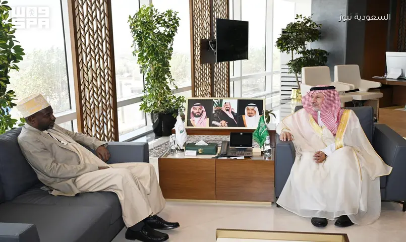 سفير جزر القمر يشيد بمركز الملك سلمان للإغاثة: ‘علامة مضيئة في العمل الإنساني’