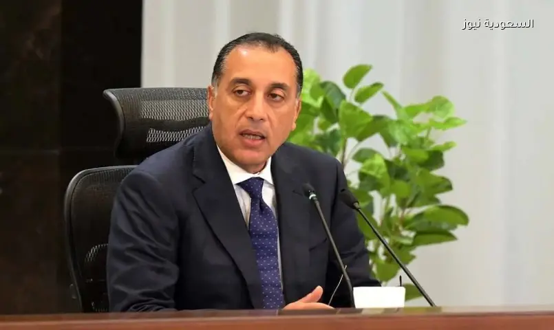 السيسي يصدق على زيادة المعاشات 15%.. ومدبولي يعلن طرح 20 شركة بالبورصة