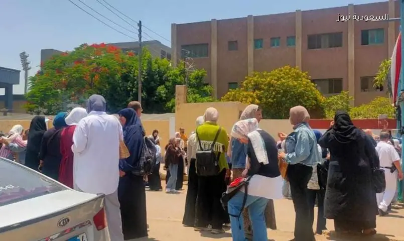 الثانوية العامة: تفتيش دقيق بالعصا الإلكترونية قبل دخول لجان التفاضل والجغرافيا