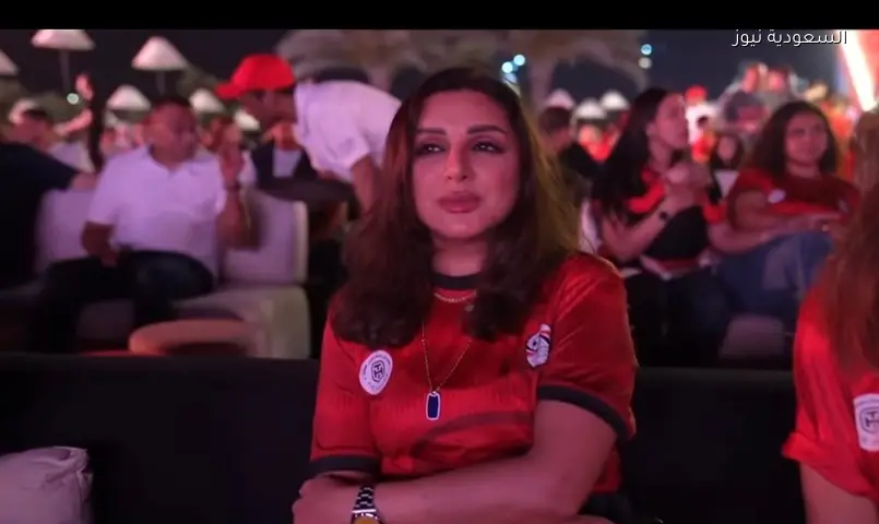 أنغام تشعل حماس آلاف الجماهير بالنشيد الوطني في “فان زون”