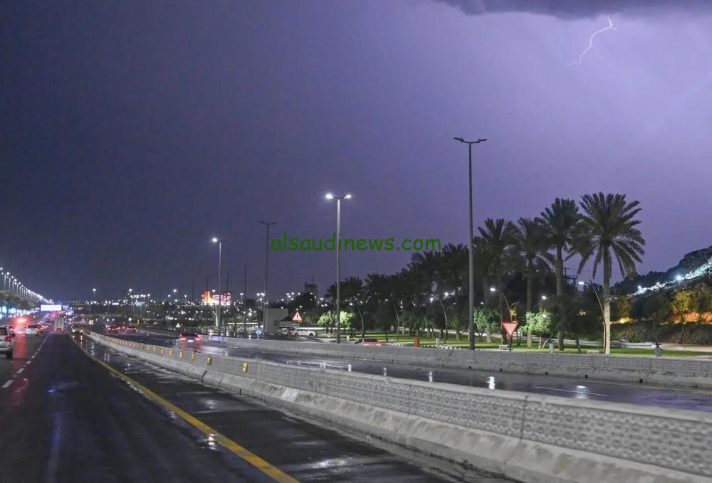 توقعات الطقس يوم الأحد: أمطار رعدية متواصلة في 6 مناطق