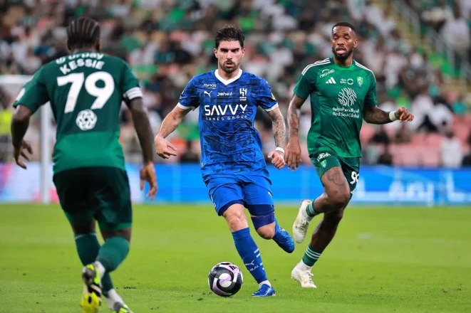 أهم أحداث حكم مباراة الأهلي والهلال في القمة الآسيوية