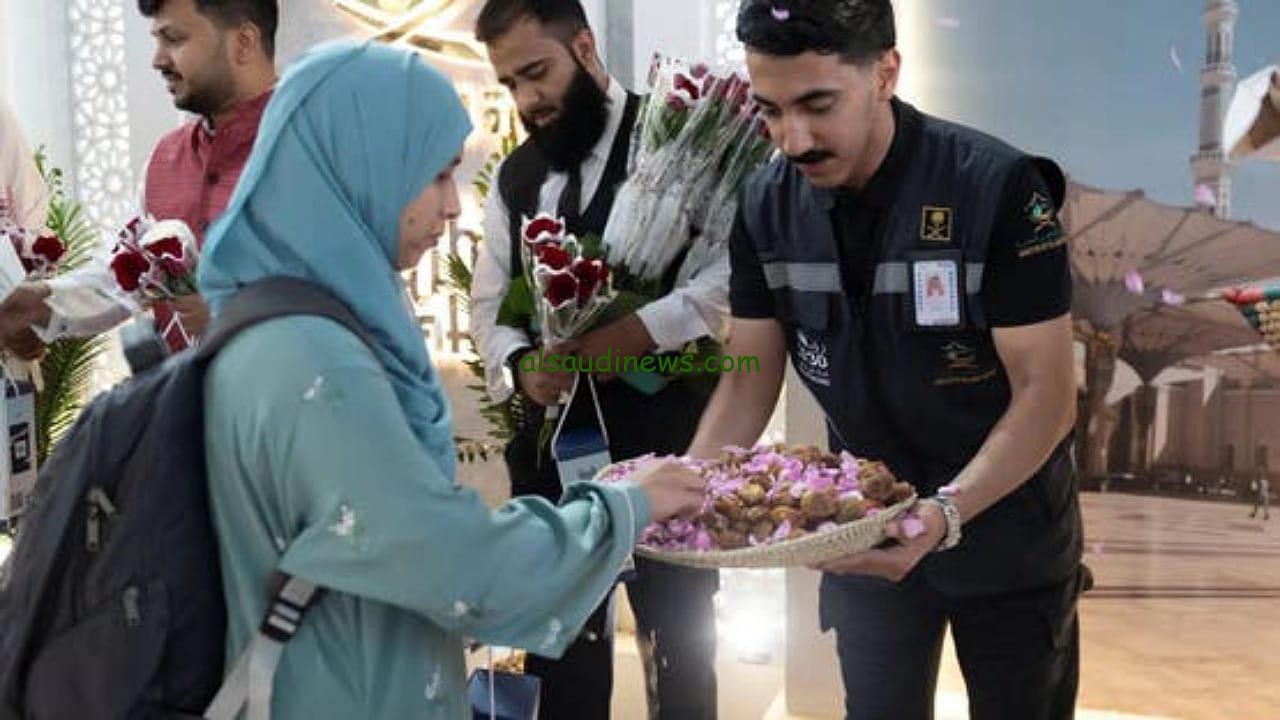 مطار المدينة المنورة يستقبل أولى رحلات الحجاج وسط تنظيم متميز وجهود كبيرة لخدمتهم