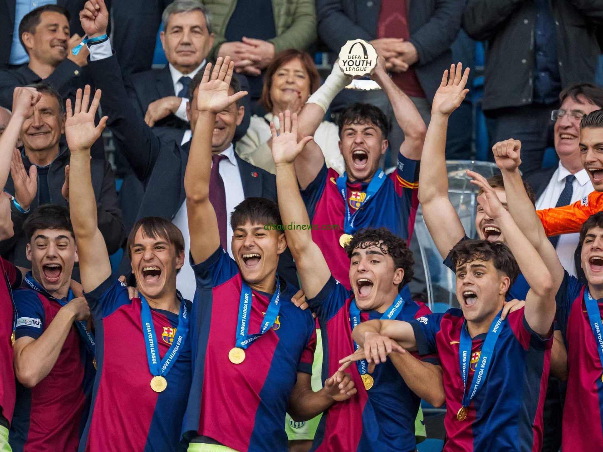شباب برشلونة وسيداته يتوجون بالثلاثية والرجال يقتربون من الإنجاز