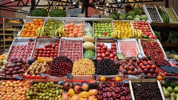 تغيرات أسعار الفاكهة اليوم: انخفاض العنب وارتفاع التفاح في سوق العبور