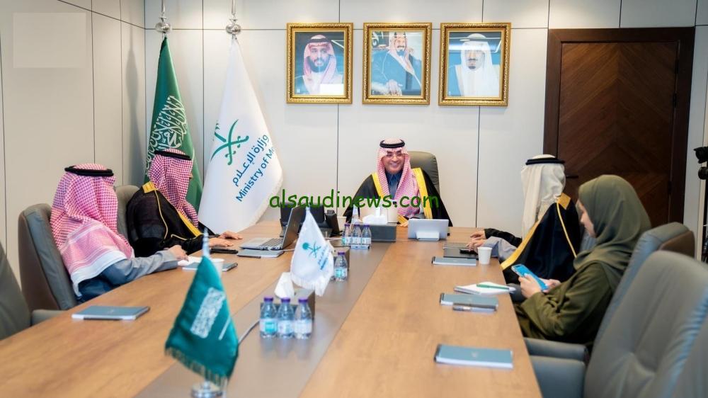 المغلوث يعلن عن برنامج تدريبي لدعم الكفاءات الوطنية في الإعلام
