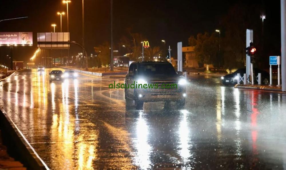 توقعات الطقس يوم الجمعة: أمطار رعدية متفاوتة الشدة في 10 مناطق