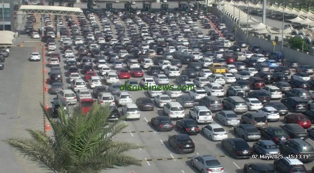 ارتفاع ملحوظ في حركة المرور على جسر الملك فهد نحو البحرين لليوم الثاني