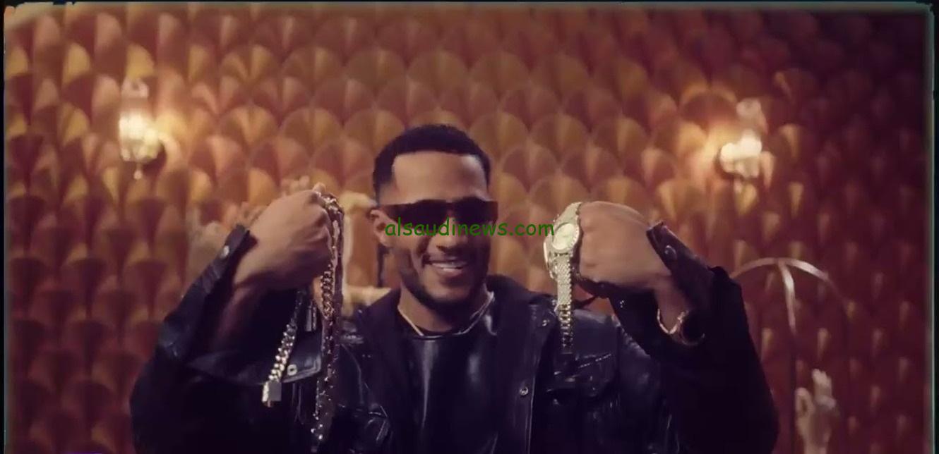 محمد رمضان يثير الجدل مجددًا في طائرته الخاصة (فيديو)
