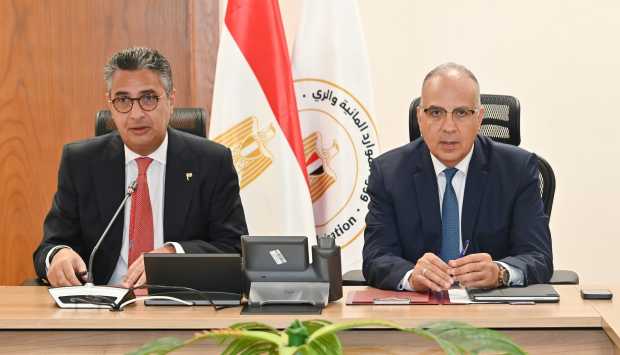 وزيرا الري والتموين يبحثان سُبل تطوير مصانع إنتاج السكر